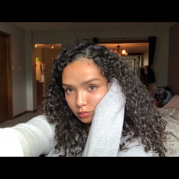 Meet your Posher, Hannah - Picture 1 of 1